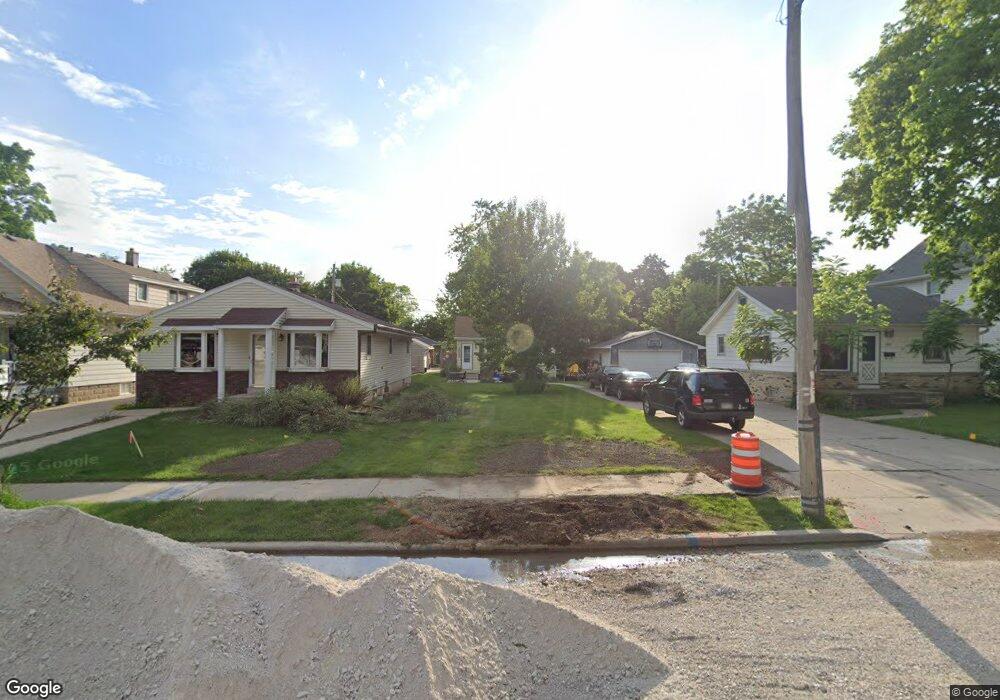 4923 N 126th St, Butler, WI 53007 - photo 1