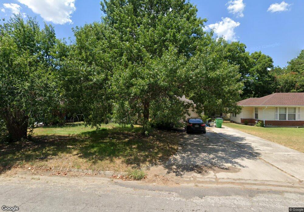 1109 N Howeth St, Gainesville, TX 76240 - photo 1