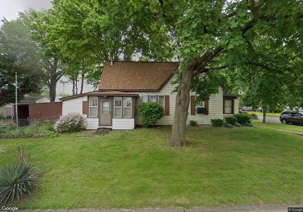 2320 Prairie Ave, Mattoon, IL 61938 - photo 1
