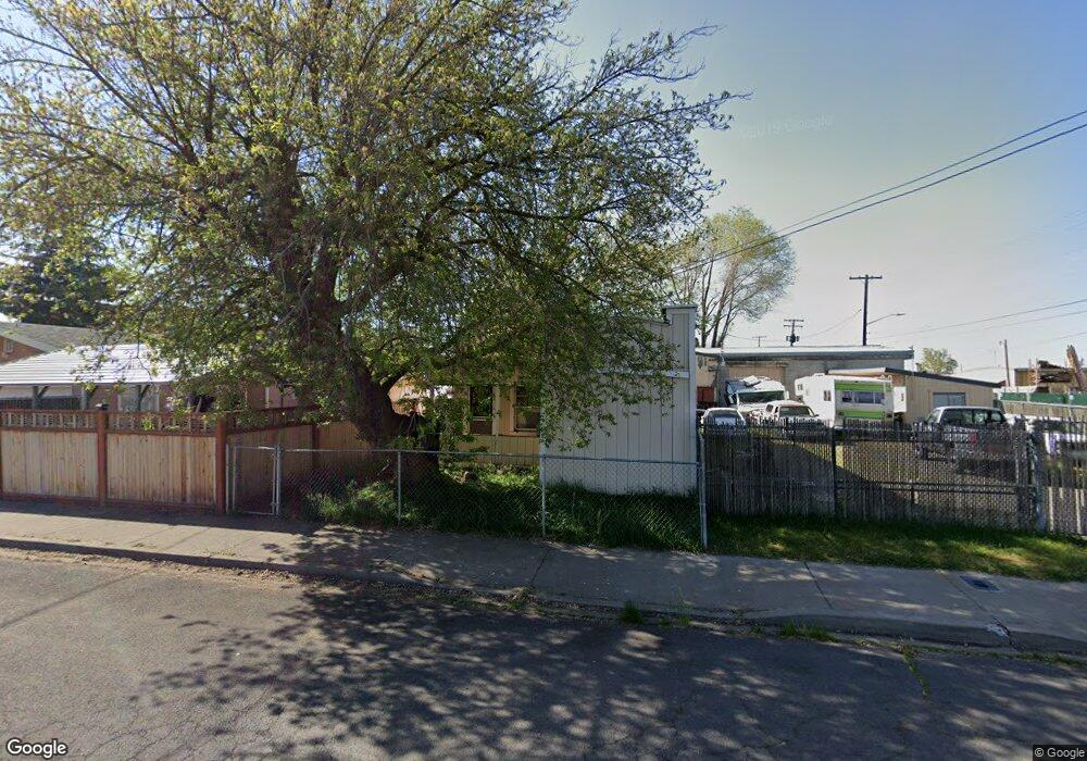 1936 Vine Ave, Klamath Falls, OR 97601 - photo 1