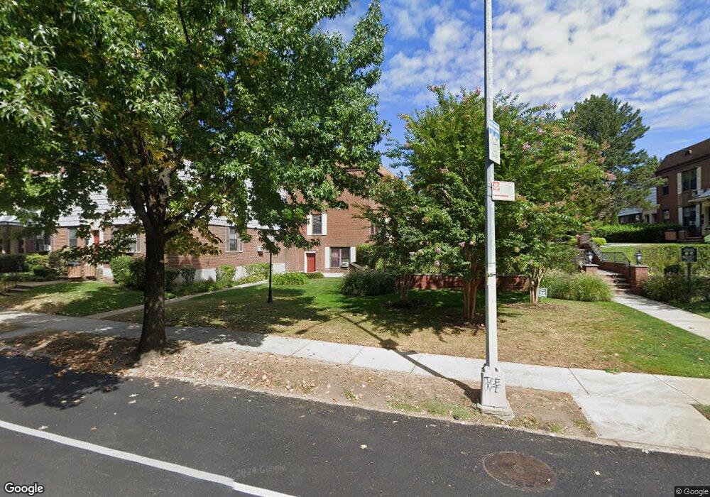 7067 Park Dr E unit B, Flushing, NY 11367 - photo 1