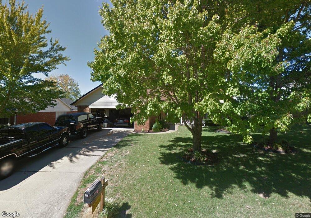 1023 N Faulkner Dr, Claremore, OK 74017 - photo 1