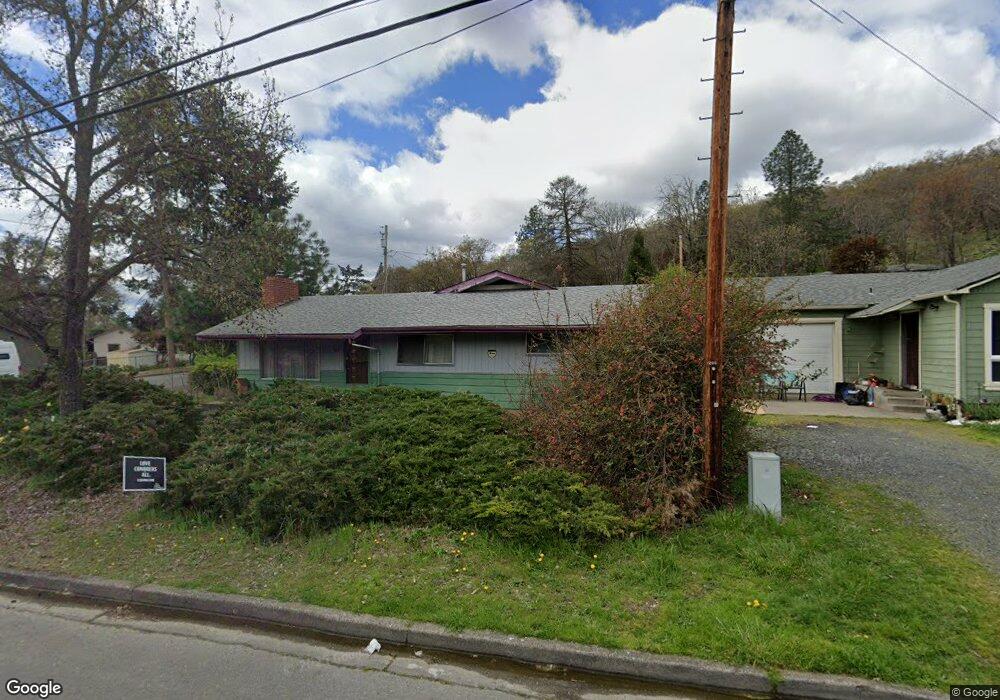 1204 NW Highland Ave, Grants Pass, OR 97526 - photo 1