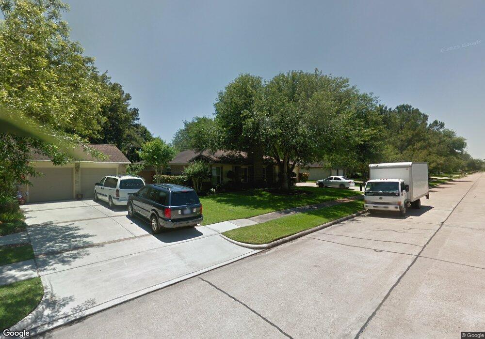 1302 Frontier Ln, Friendswood, TX 77546 - photo 1