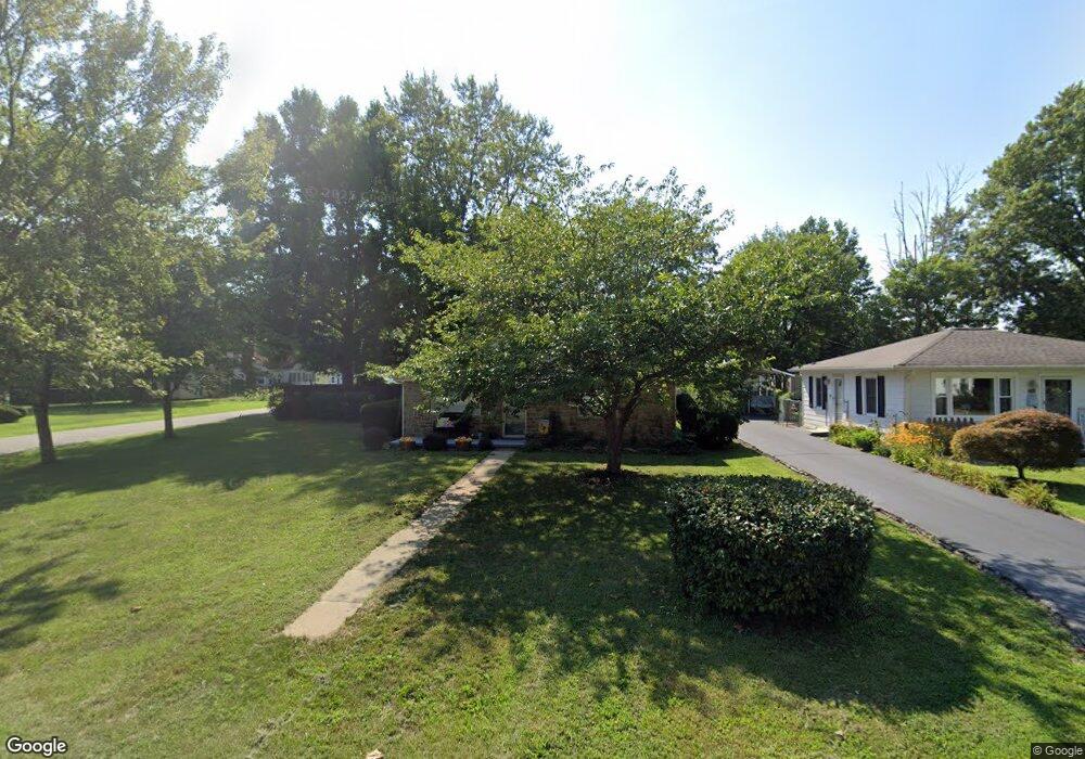 3302 Sycamore Dr, Columbus, IN 47203 - photo 1