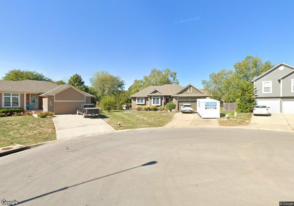 722 Moss Creek Dr, Raymore, MO 64083 - photo 1