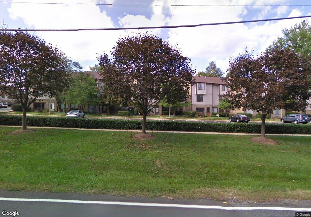 1802 Westwind Way unit 82, McLean, VA 22102 - photo 1