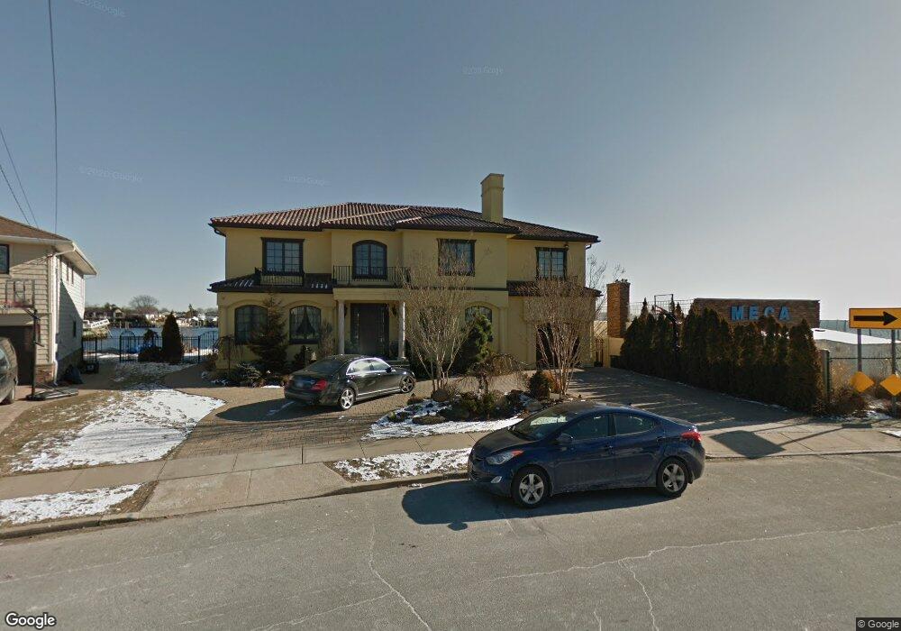 2929 Shore Dr, Merrick, NY 11566 - photo 1