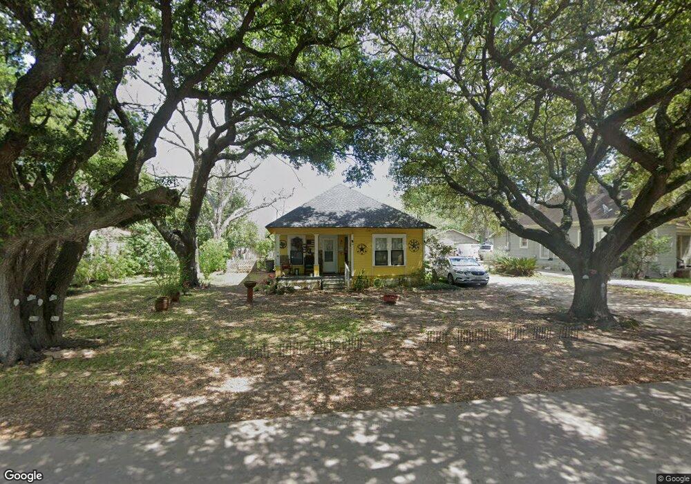 2509 Cottonwood Ave, Bay City, TX 77414 - photo 1