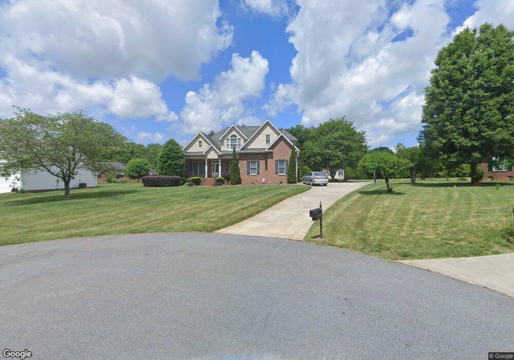 185 Upper Oak Dr, Statesville, NC 28625 - photo 1