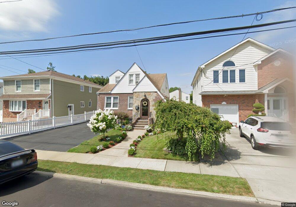 43 Daffodil Ave unit 2 FL, Franklin Square, NY 11010 - photo 1