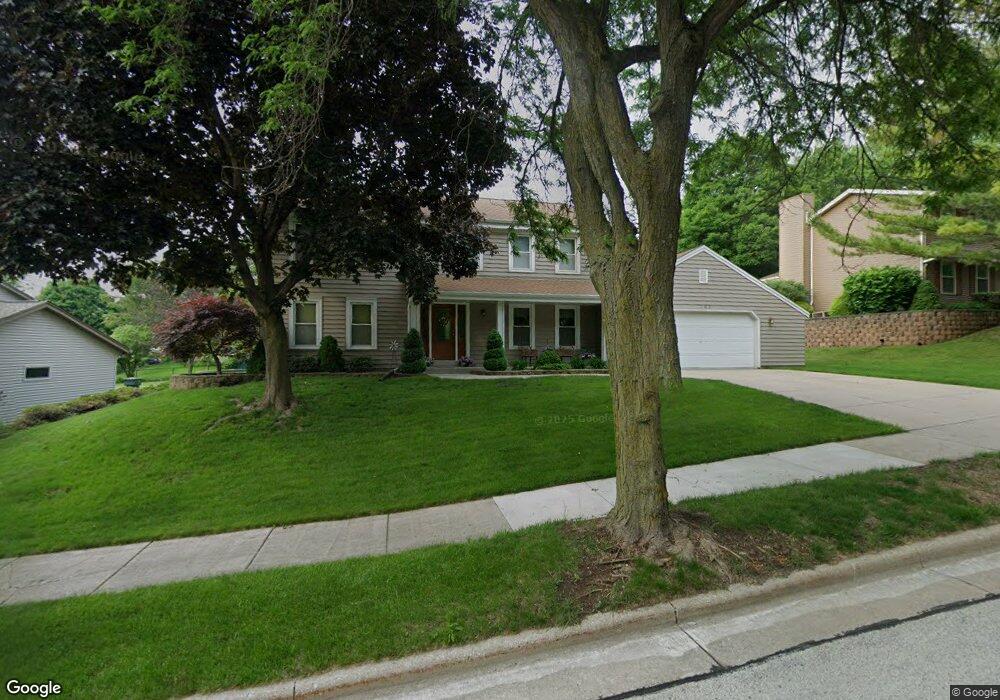 2001 Fieldcrest Ln, Waukesha, WI 53186 - photo 1