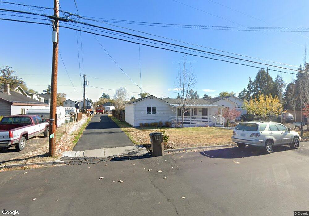 1050 SW 17th St, Redmond, OR 97756 - photo 1