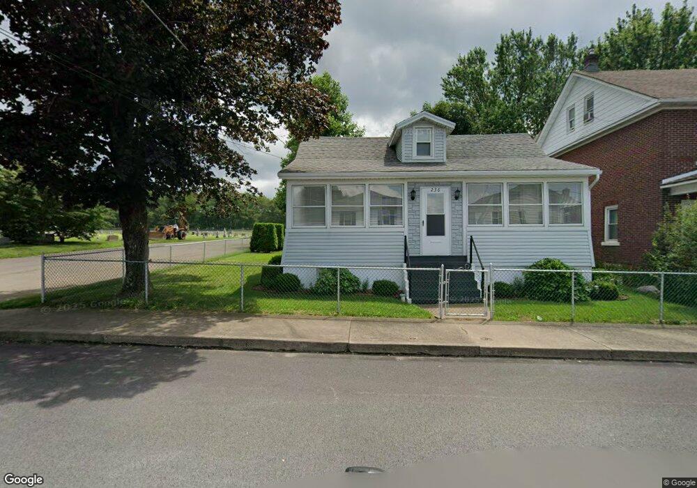 236 E Washington St unit 238, McAdoo, PA 18237 - photo 1