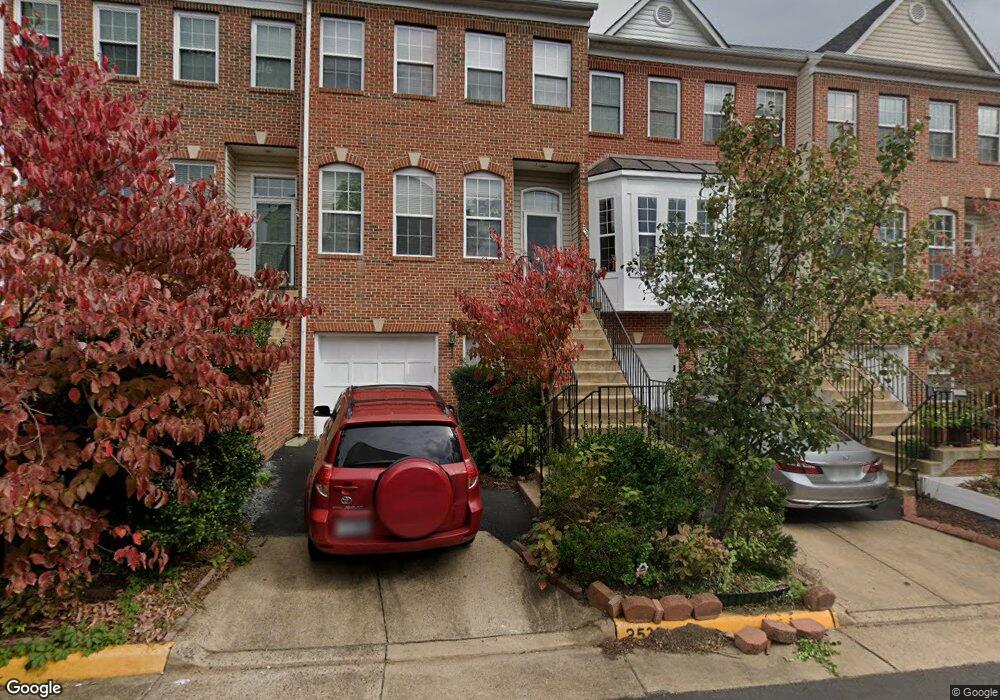 2532 James Madison Cir, Herndon, VA 20171 - photo 1