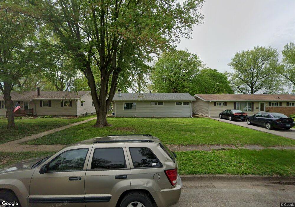 315 Williamette Ave, Lincoln, IL 62656 - photo 1