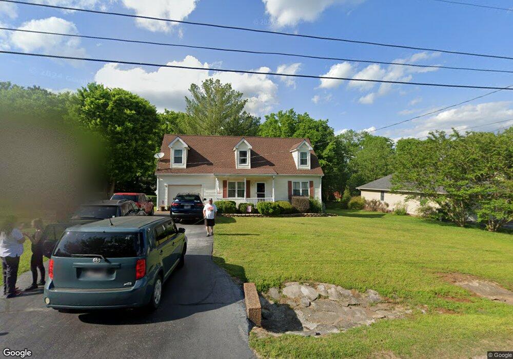 2006 Cobb Dr, Columbia, TN 38401 - photo 1