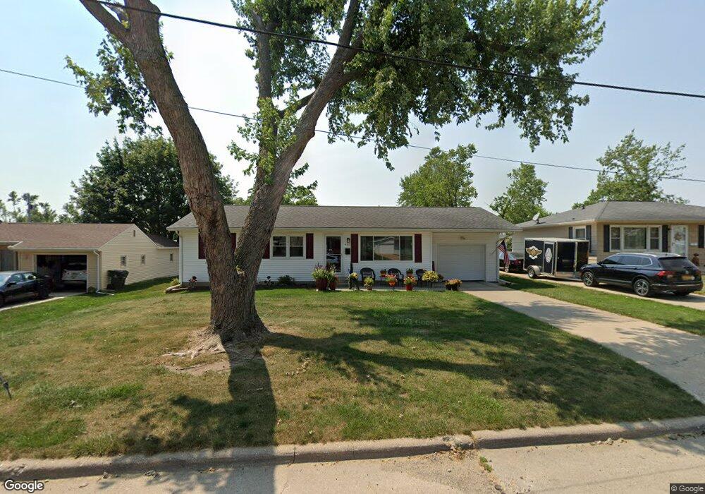 430 20th St NW, Cedar Rapids, IA 52405 - photo 1
