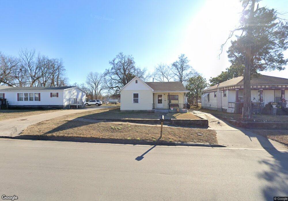 2124 Appleton Ave, Parsons, KS 67357 - photo 1