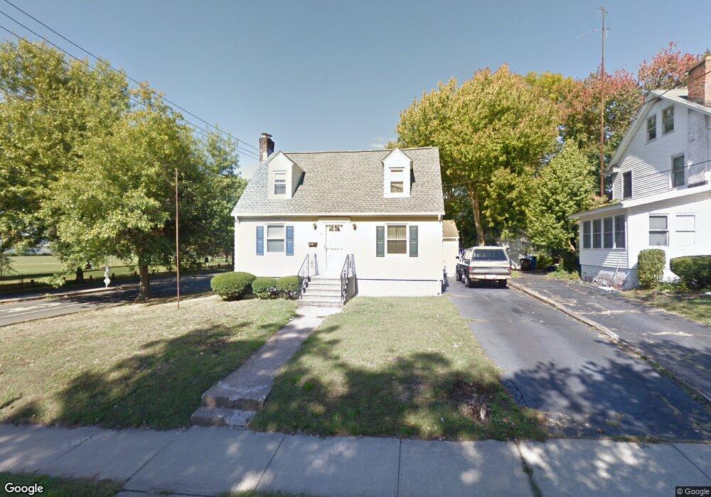 82 Fort Hale Rd, New Haven, CT 06512 - photo 1