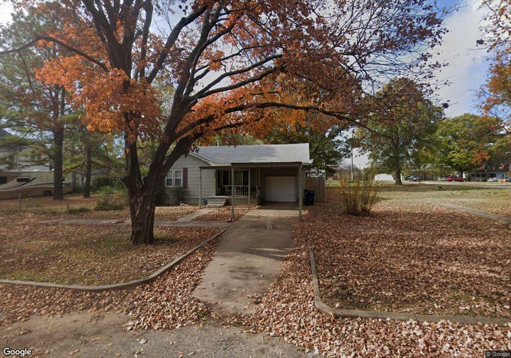 208 N Dunlap St, Cleveland, OK 74020 - photo 1