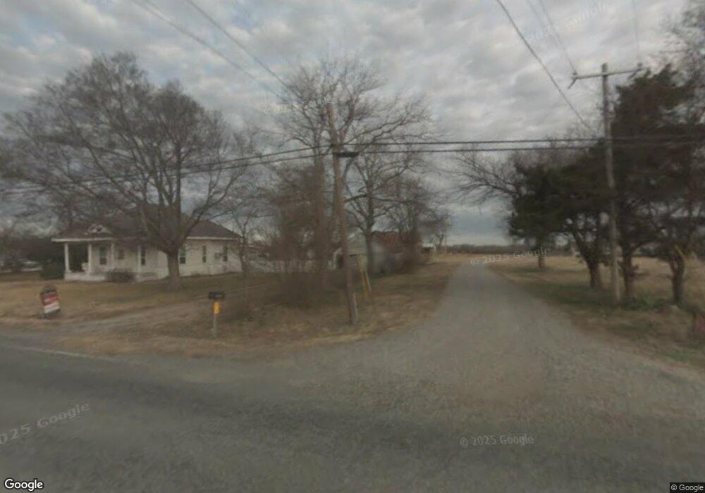 714 E Grand St, Whitewright, TX 75491 - photo 1