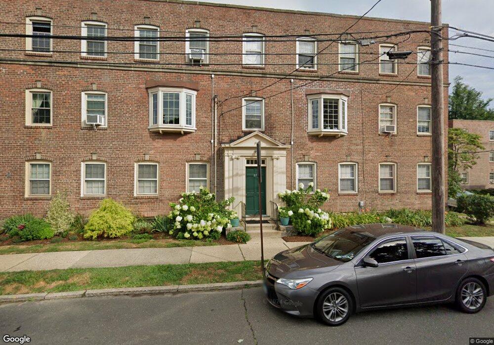 27 Nash Ln, Bridgeport, CT 06605 - photo 1