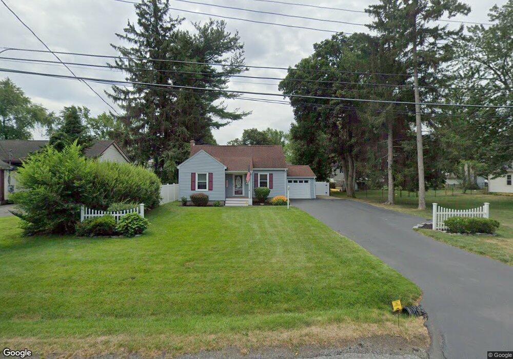 8 Windsor Dr, Schenectady, NY 12302 - photo 1