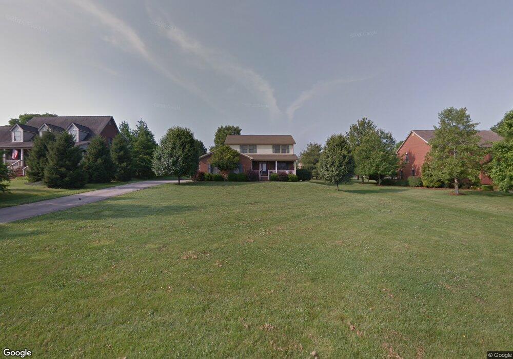 405 Farmbrook Cir, Frankfort, KY 40601 - photo 1