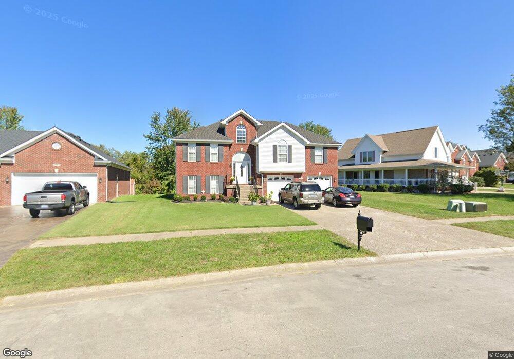 7411 Apple Mill Dr, Louisville, KY 40228 - photo 1