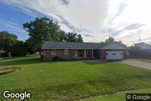 613 E Huron St, Irvington, IL 62848