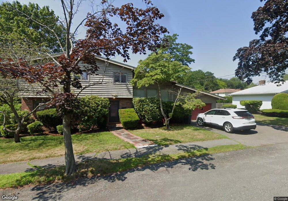 8 Mckinley Rd, Marblehead, MA 01945 - photo 1