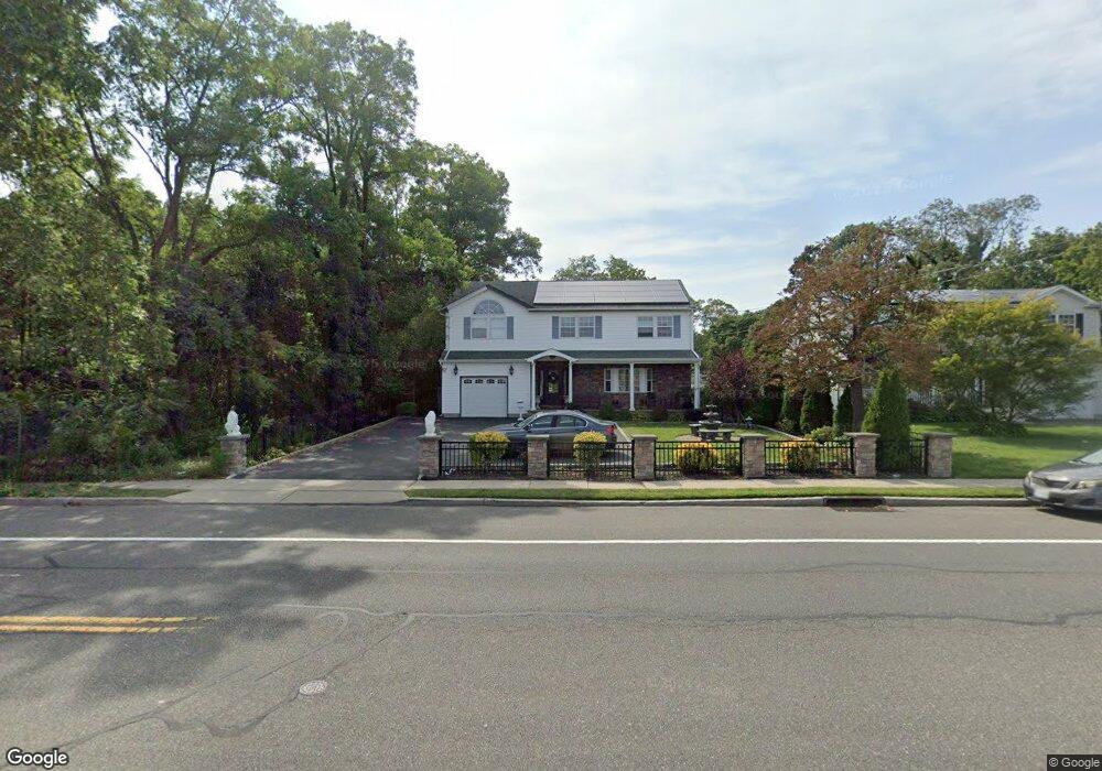 925 Great Neck Rd, Copiague, NY 11726 - photo 1