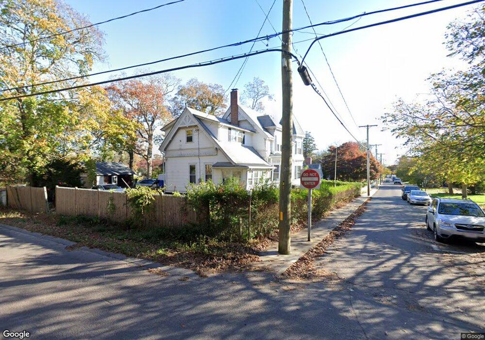 135 Center St, Vineyard Haven, MA 02568 - photo 1