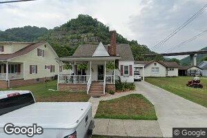 206 W McDonald Ave, Man, WV 25635