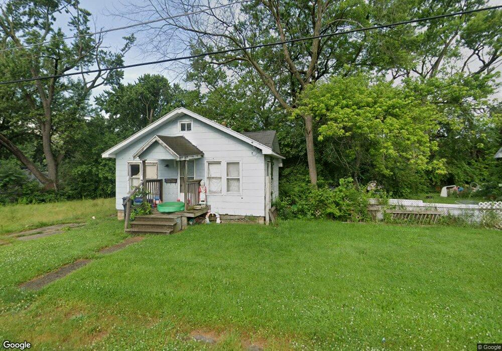 1715 Penoyer Ct, Flint, MI 48506 - photo 1