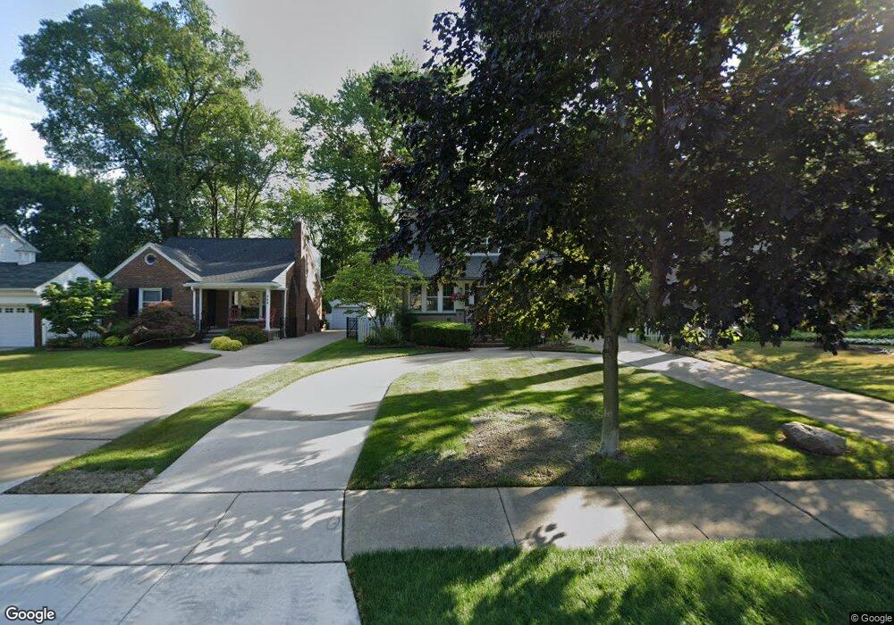 340 Kerby Rd, Grosse Pointe Farms, MI 48236 - photo 1