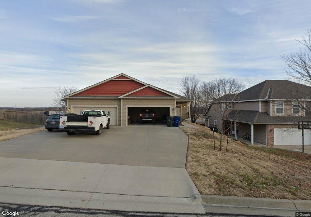 950 N Fieldstone Dr, Lawrence, KS 66049 - photo 1