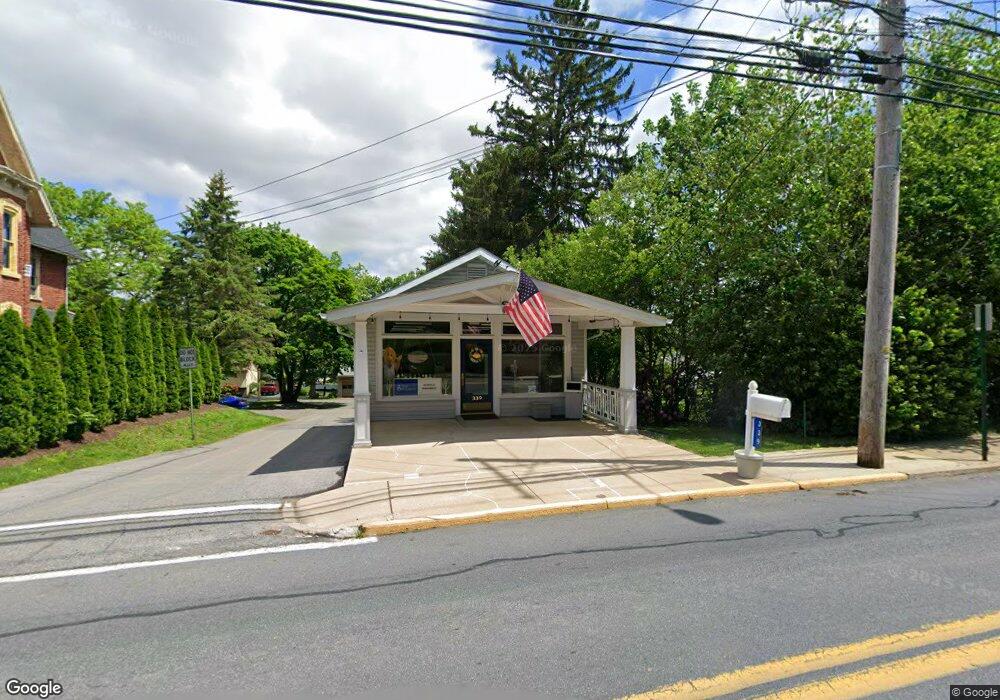 337 Franklin St, Alburtis, PA 18011 - photo 1