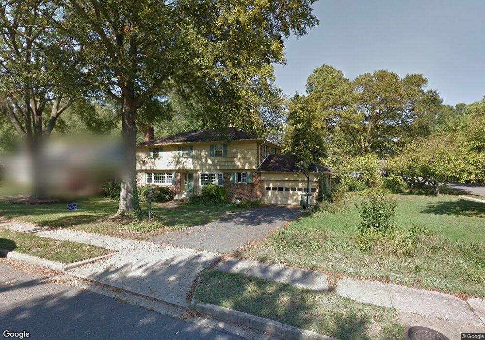 8400 Blakiston Ln, Alexandria, VA 22308 - photo 1