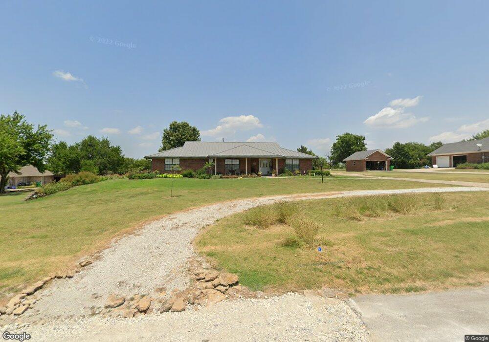 3105 Briarcliff Cir, Gainesville, TX 76240 - photo 1