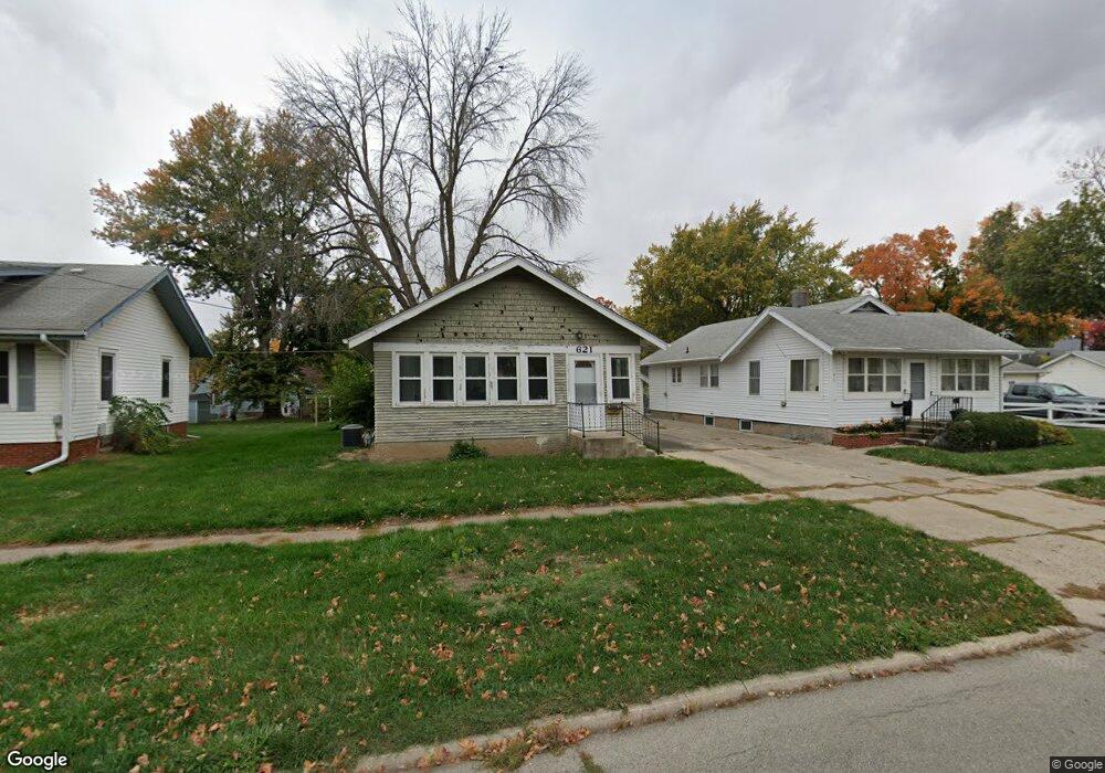 621 W 6th St S, Newton, IA 50208 - photo 1