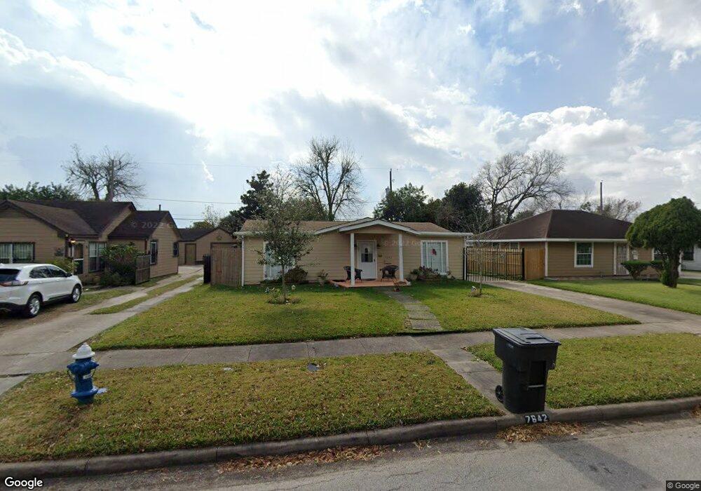 7642 Buena Vista St, Houston, TX 77087 - photo 1