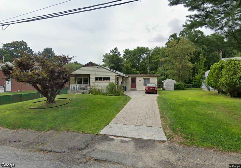 784 Locksley Rd, Yorktown Heights, NY 10598 - photo 1