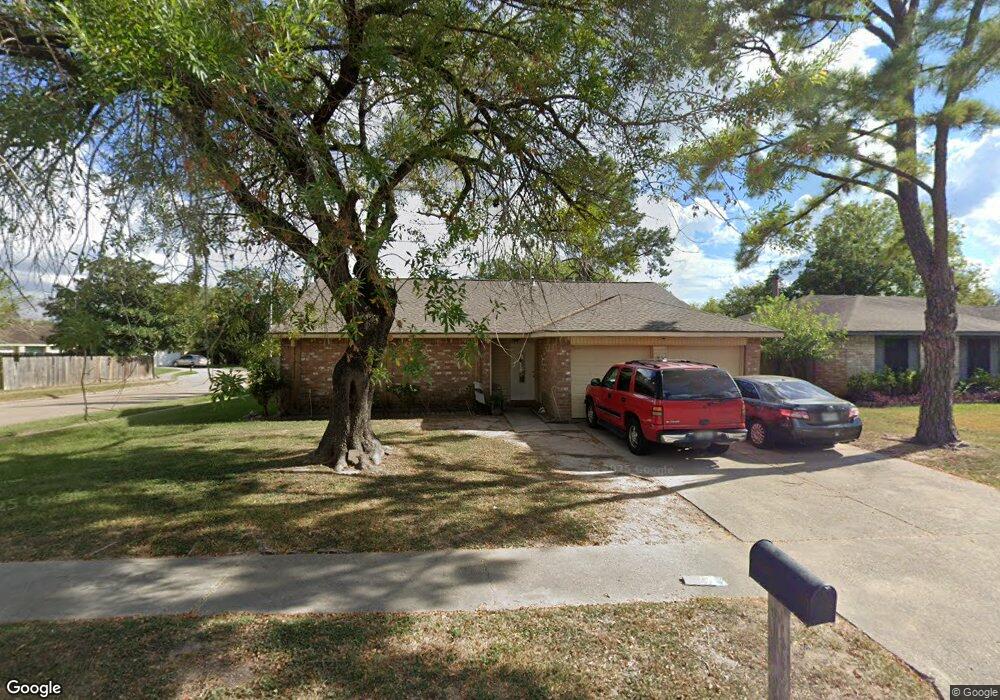 3327 Willow Tree Dr, Houston, TX 77066 - photo 1