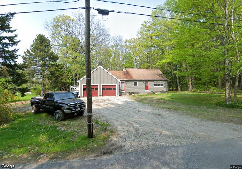 32 Maple Ave, Freeport, ME 04032 - photo 1