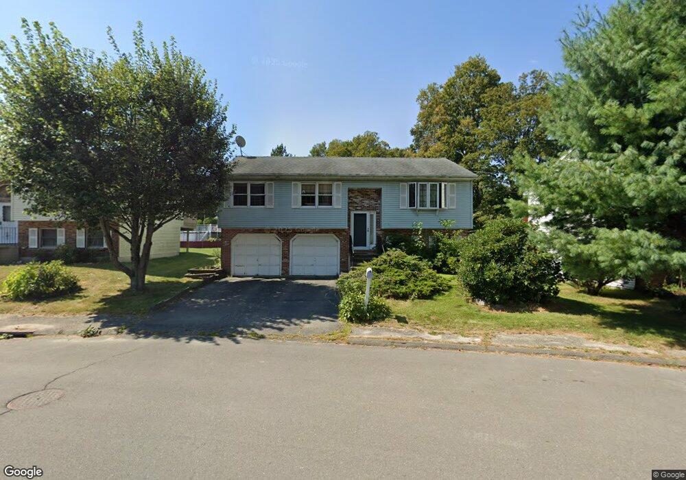 135 Madera Dr, Waterbury, CT 06704 - photo 1