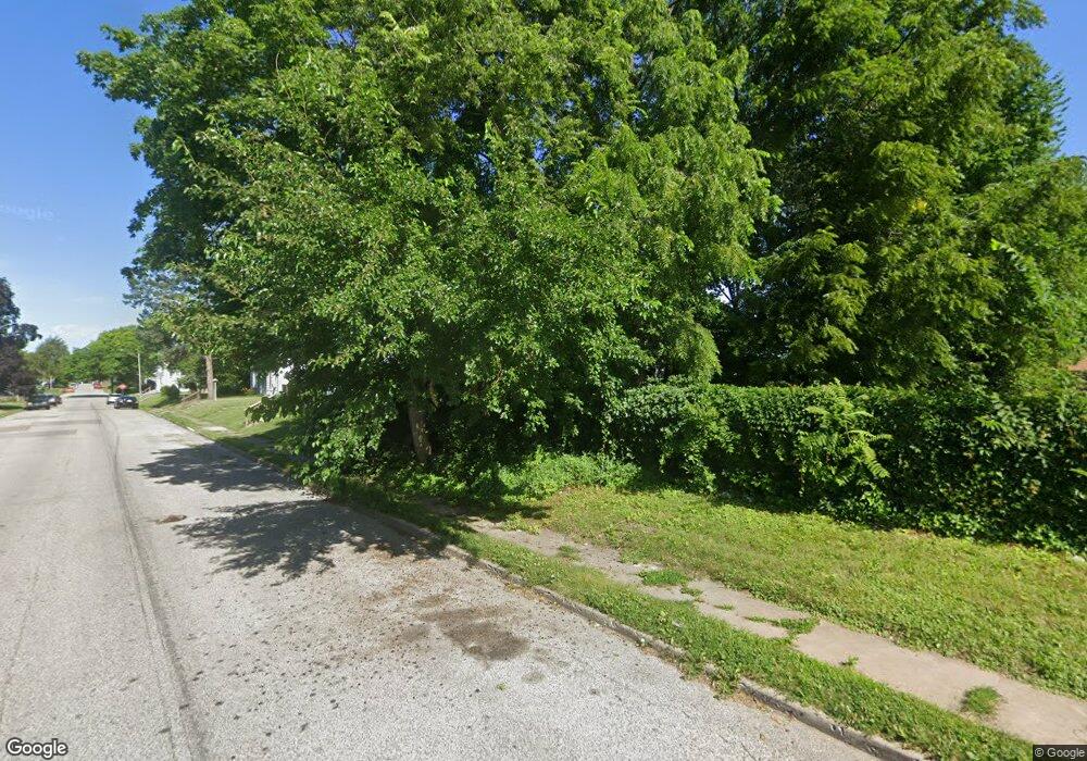 1532 W 16th St, Davenport, IA 52804 - photo 1