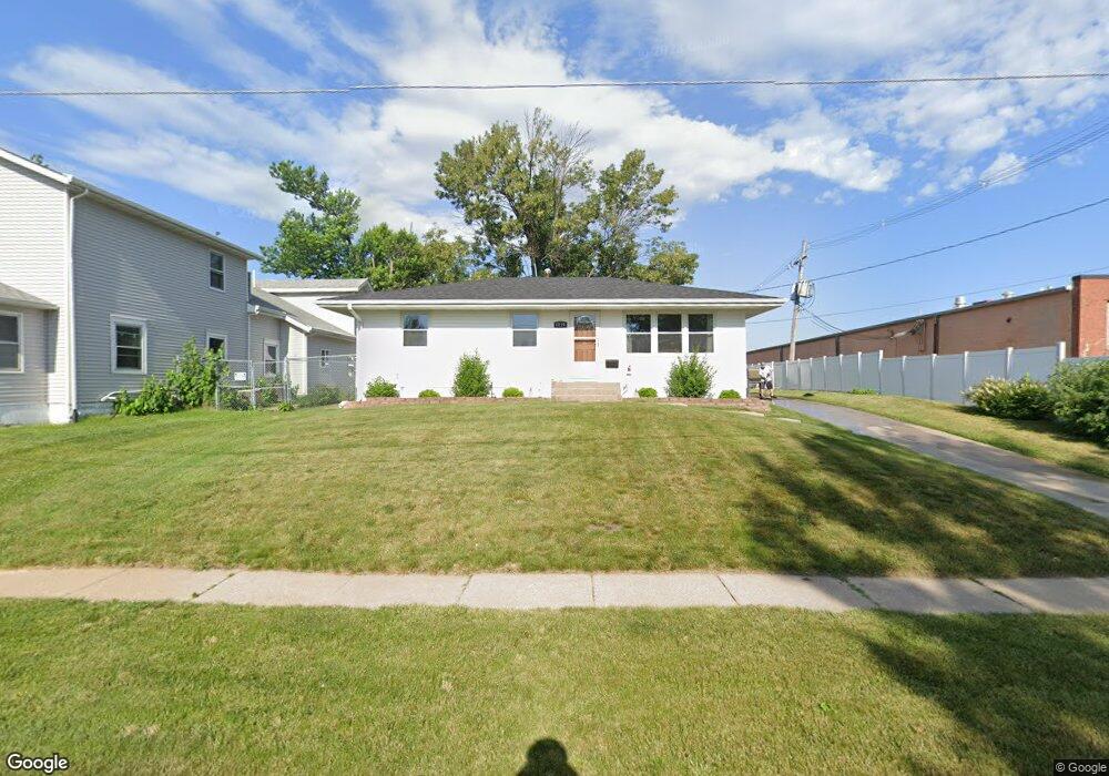 1005 36th St SE, Cedar Rapids, IA 52403 - photo 1