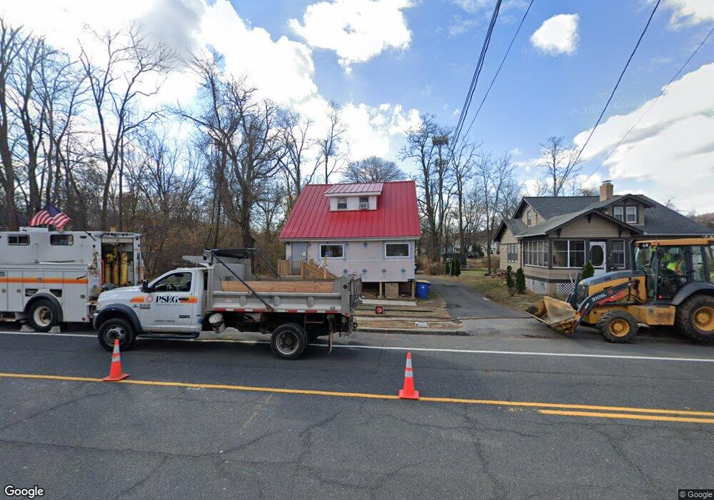 917 N Washington Ave, Green Brook, NJ 08812 - photo 1